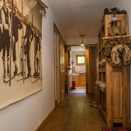아파트 Superbe 3 Etoiles A Chamonix, 2 Chambres, Balcon, Cheminee Deco, Parking Et Wi-fi - Fr-1-343-197 *